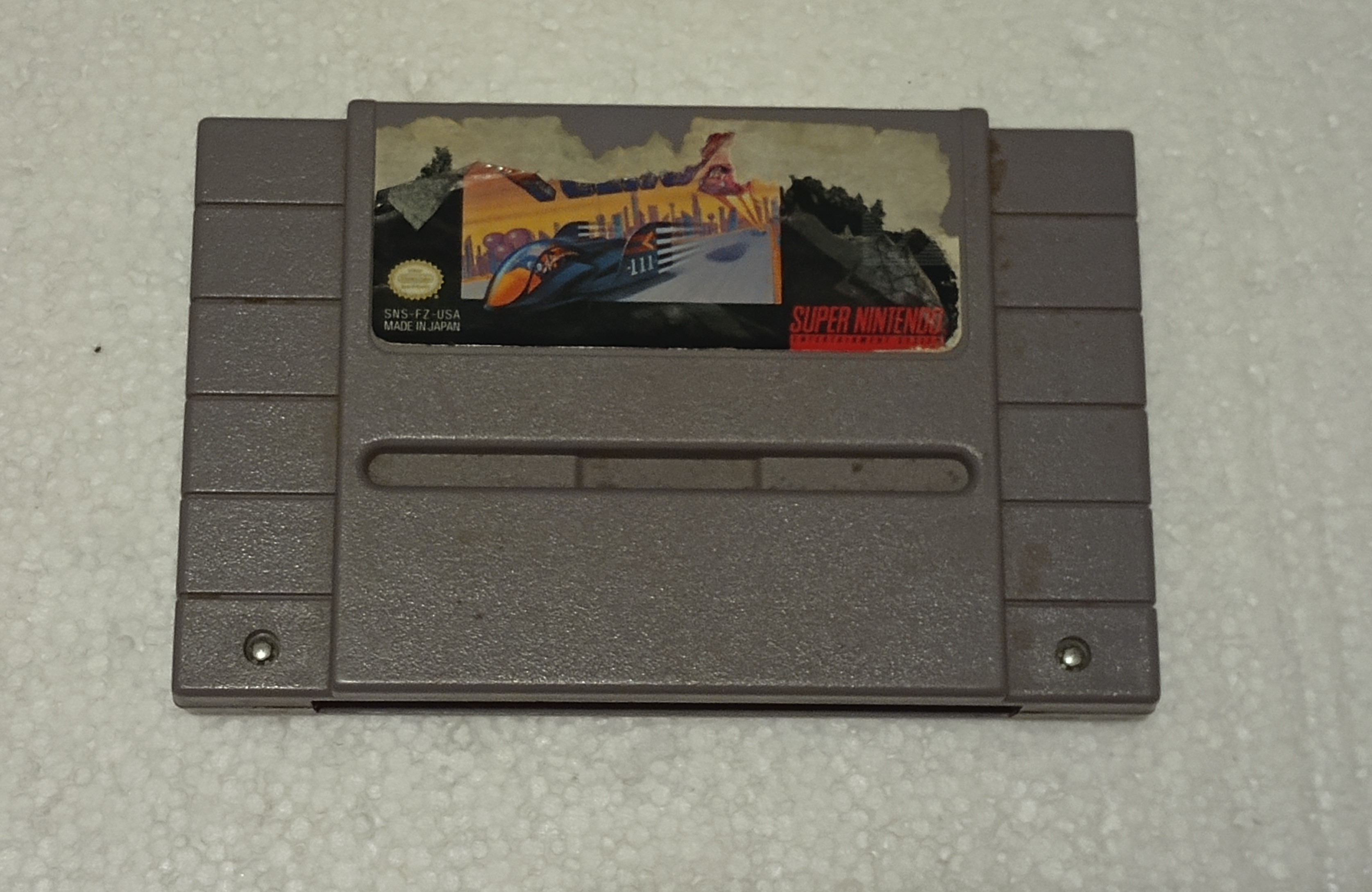 F-Zero (label damage)